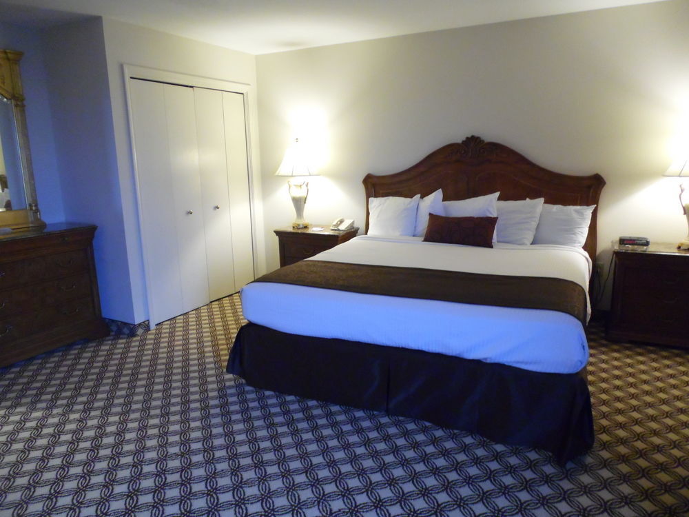 Regalia Hotel & Conference Center Village of Four Seasons エクステリア 写真