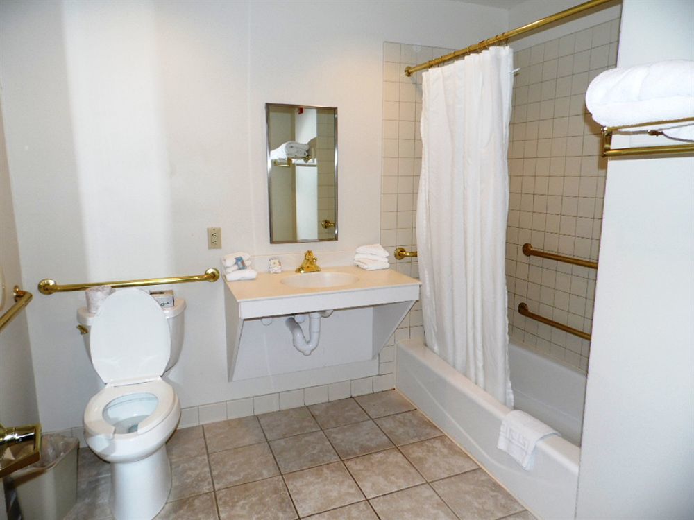 Regalia Hotel & Conference Center Village of Four Seasons エクステリア 写真